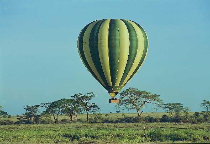 Serengeti Serena Safari Lodge Екстериор снимка