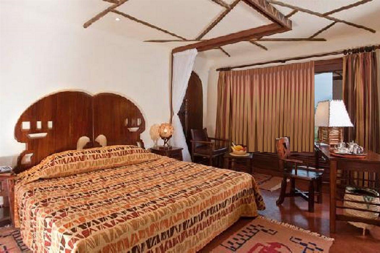 Serengeti Serena Safari Lodge Екстериор снимка