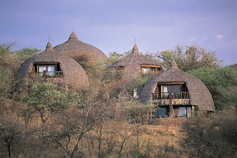 Serengeti Serena Safari Lodge Екстериор снимка