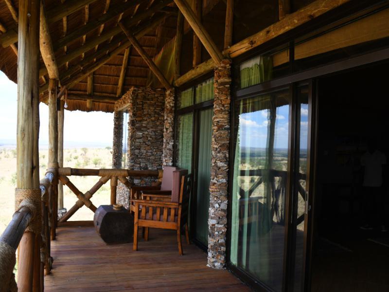 Serengeti Serena Safari Lodge Екстериор снимка