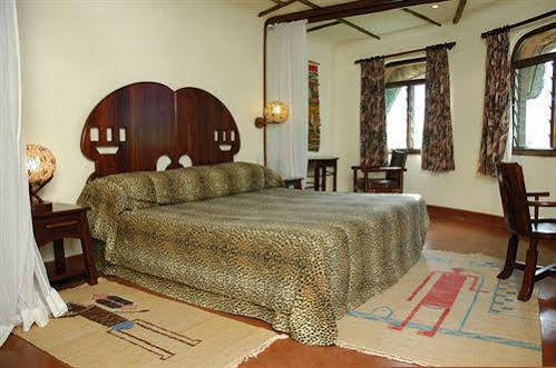 Serengeti Serena Safari Lodge Екстериор снимка